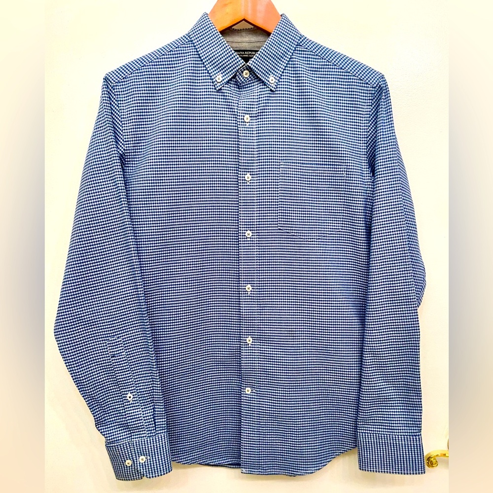 Banana Republic Luxe Flannel Slim Fit Button up shirt (Blue Checkered)